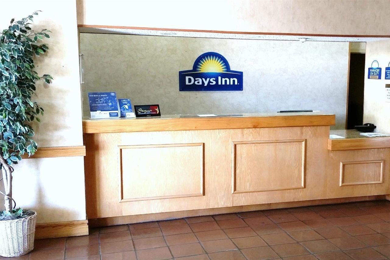 Days Inn By Wyndham Seguin Tx Ngoại thất bức ảnh